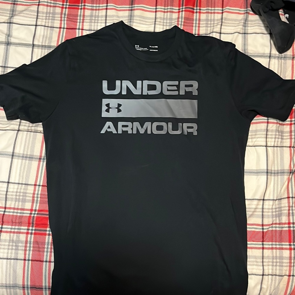 Under Amour t-shirt